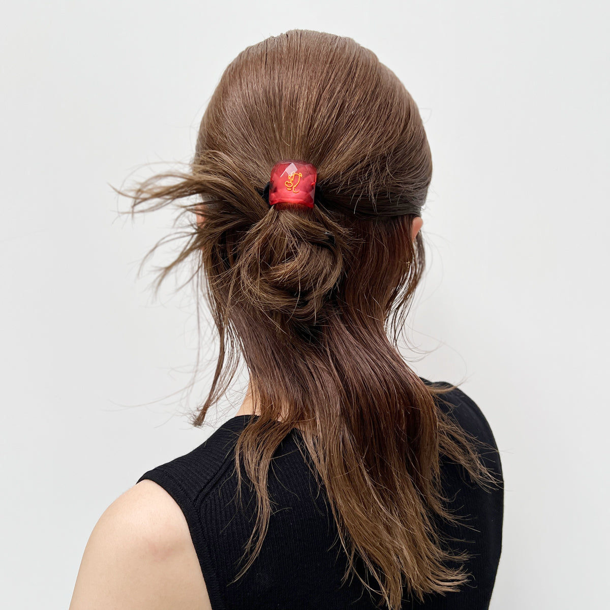 ルーサイト ゾディアック シンボル ポニー | THE HAIR BAR TOKYO