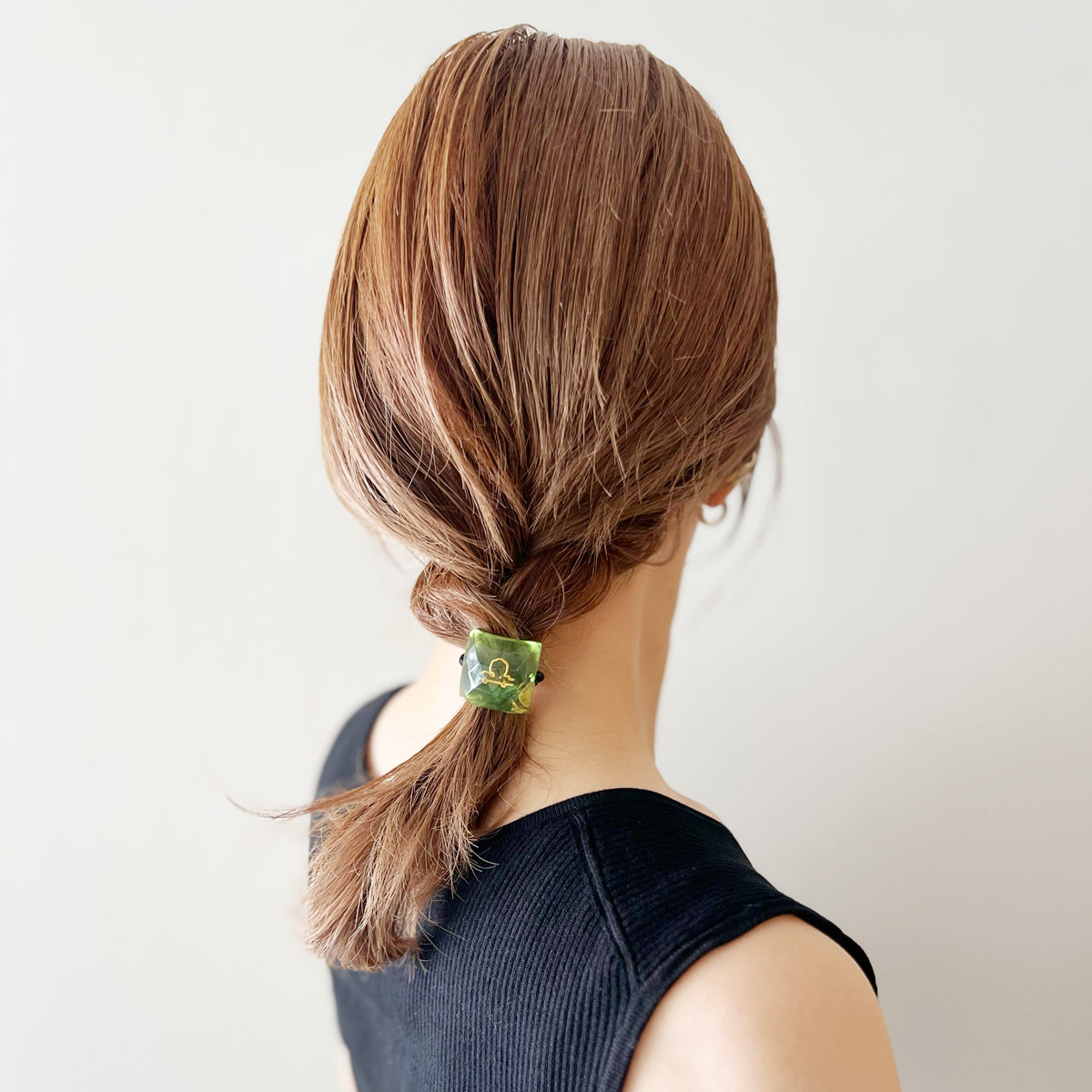 THBT ルーサイトゾディアックポニーカフ ルーサイト ゾディアック レター ポニー カフ | THE HAIR BAR TOKYO