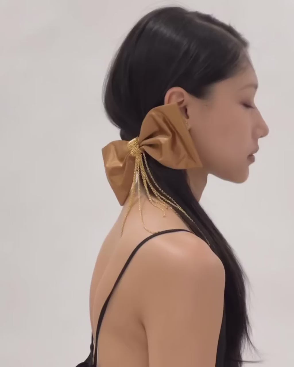 シルク ボウ ウィズ チェーン 8cmバレッタ | THE HAIR BAR TOKYO