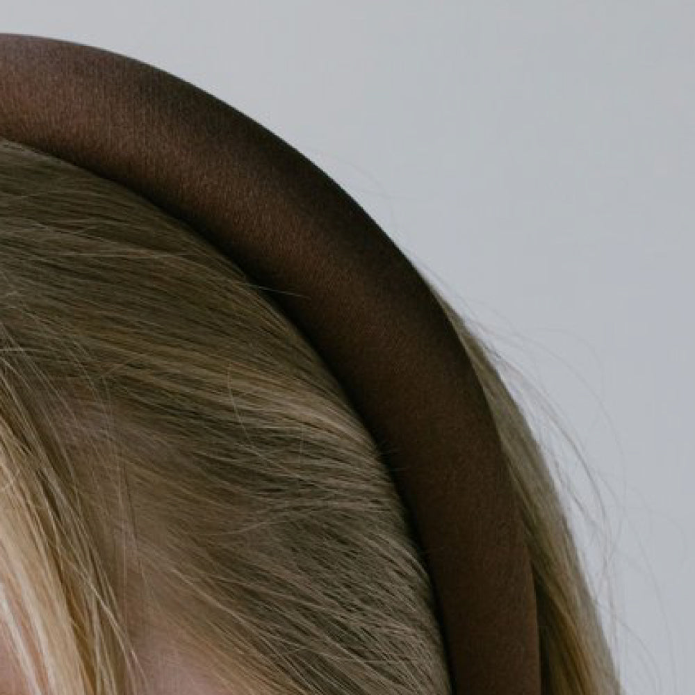 【メディア掲載】トリ ヘッドバンド イン ハンマード シルクサテン
