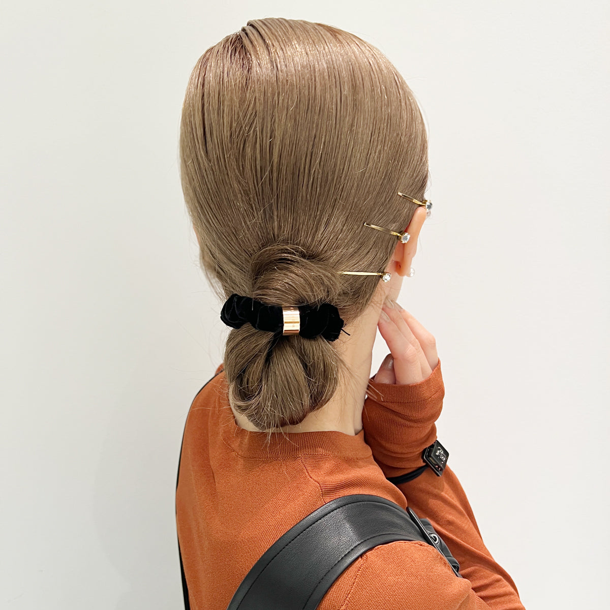 ベルベット ミニ スクランチー ウィズ リング