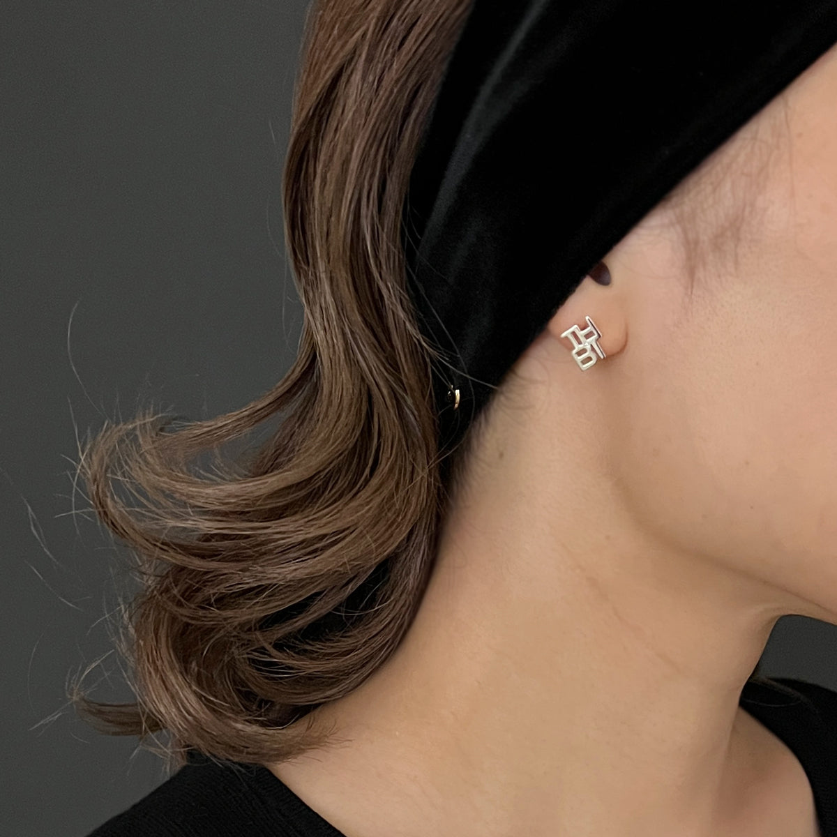 025A♦【売約済み】ピアス　エメラルド　CZダイヤ　SV925　シルバー シルバー925 THBT エンブレム イヤリング(ピアス) | THE HAIR