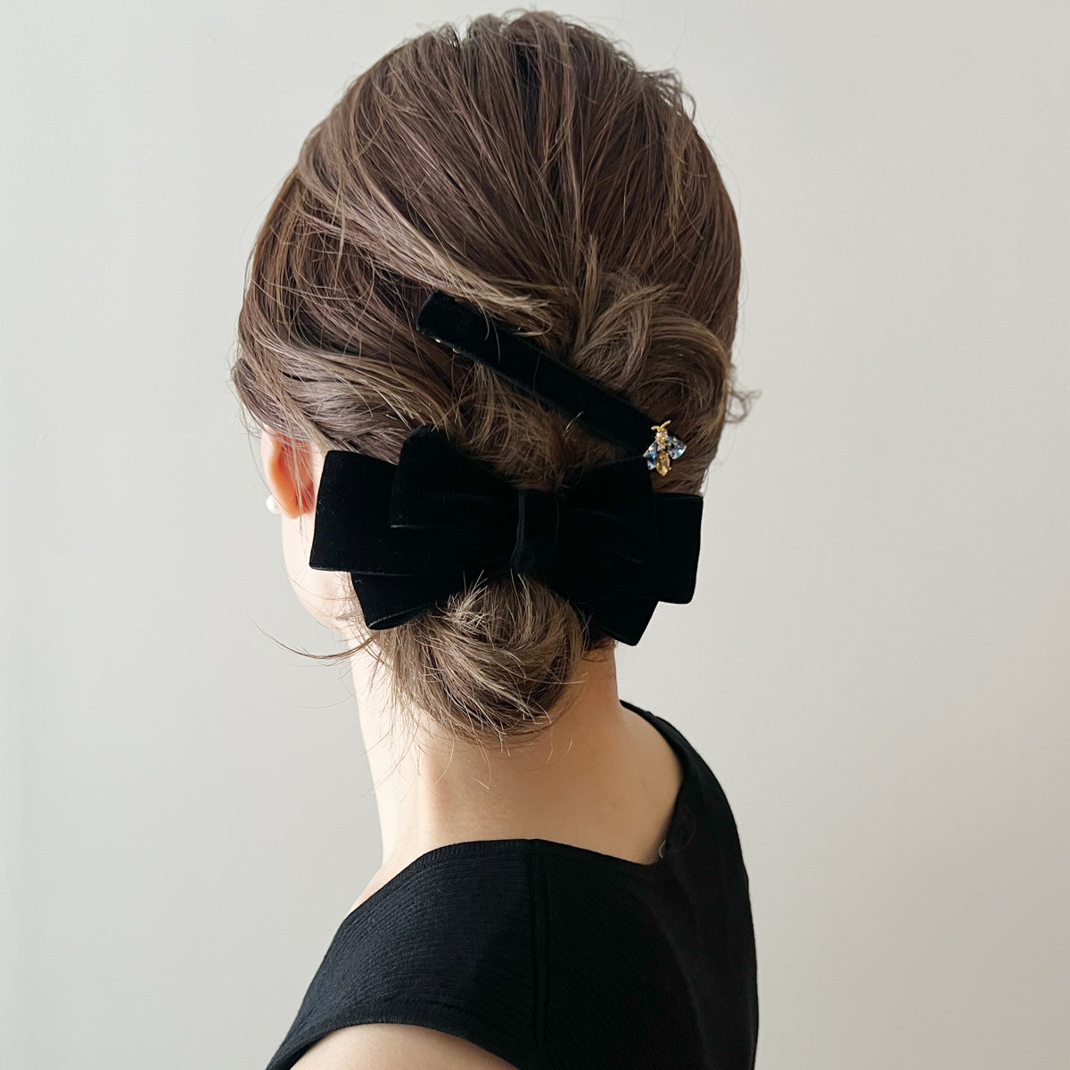 ザヘアバートウキョウ★ベルベットトリプルボウ10㎝バレッタ ベルベット トリプル ボウ 10cm バレッタ | THE HAIR BAR TOKYO