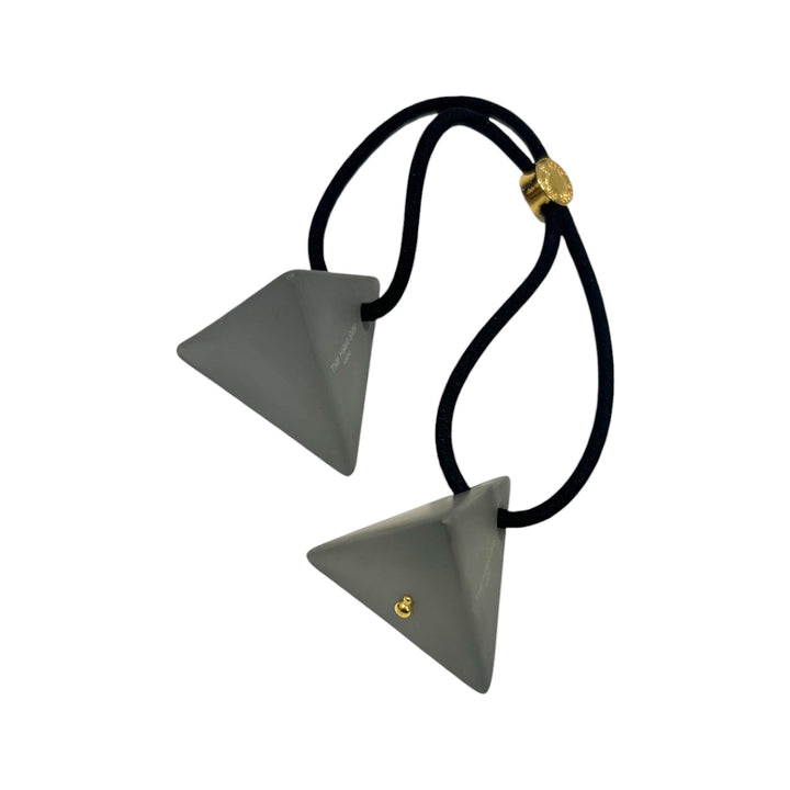 ピラミッド ポニー ウィズ アイコンスタッズ