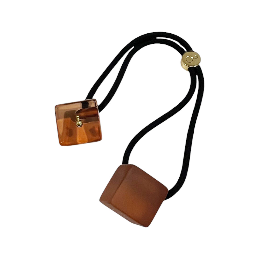 【オンライン限定】ダブル キューブ ポニー スモール ウィズ アイコン スタッズ