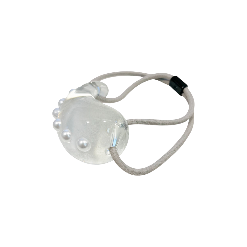 スモール ティアドロップ ポニー ウィズ パール | THE HAIR BAR TOKYO スモール ティアドロップ ポニー ウィズ パール | THE HAIR BAR TOKYO