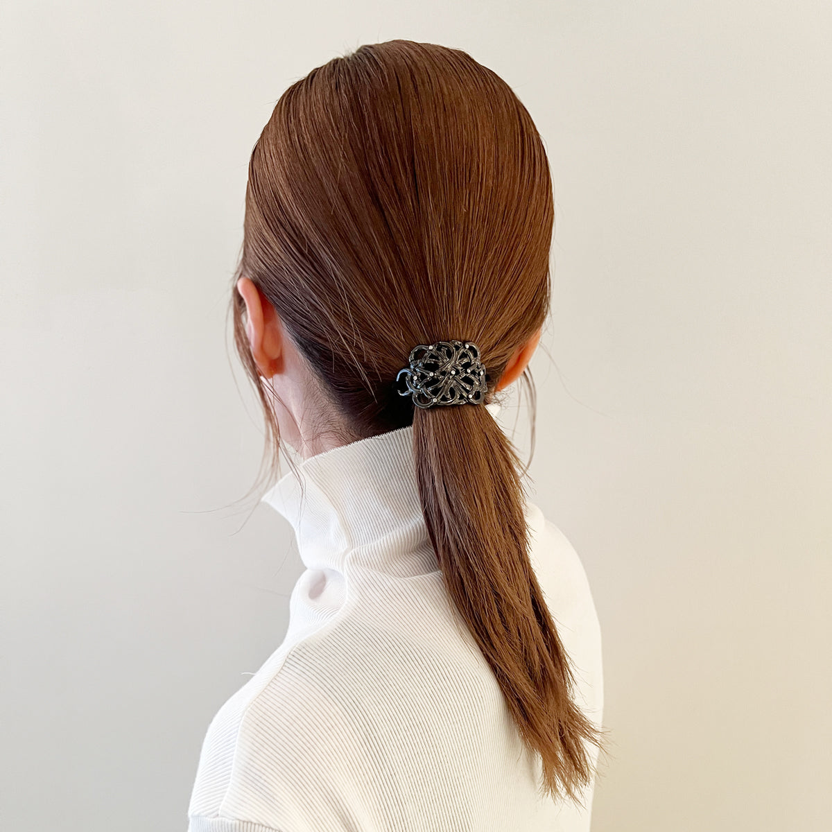 メタル カーブド ライン ポニー ウィズ クリスタル