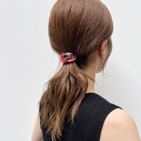 コレットマルーフ　ルーサイトフェザーポニー Lucite Collection2023Fall | THE HAIR BAR TOKYO