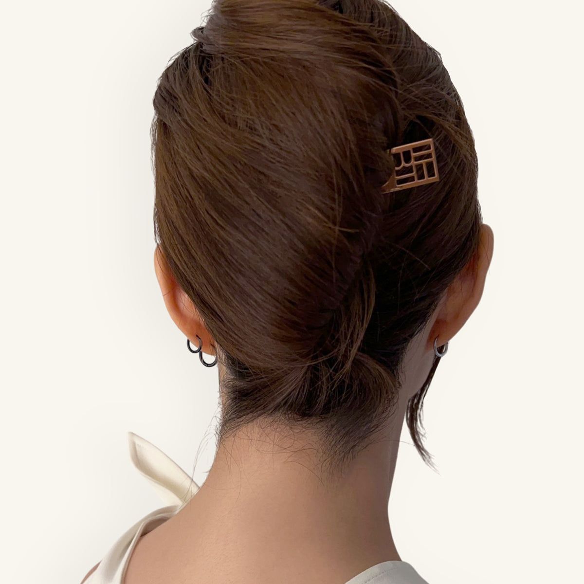 THBT メタル エンブレム ヘアピン