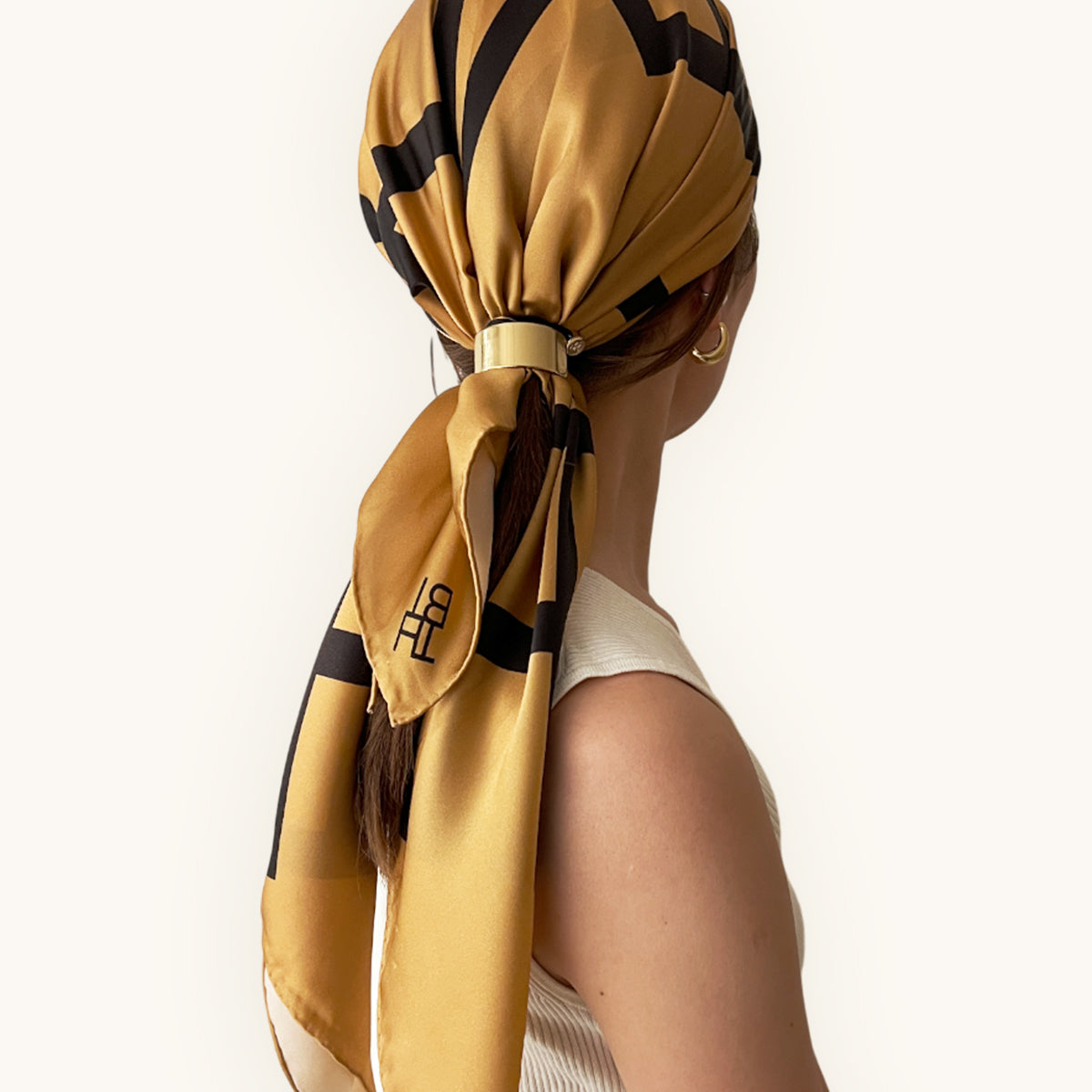 THBTエンブレム　シルクスカーフ