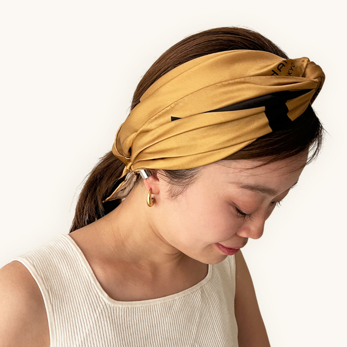 THBTエンブレム　シルクスカーフ