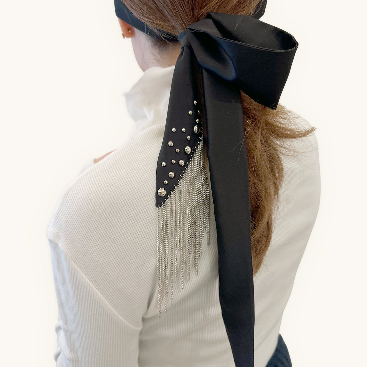 ジュエルド タイ ウィズチェーン