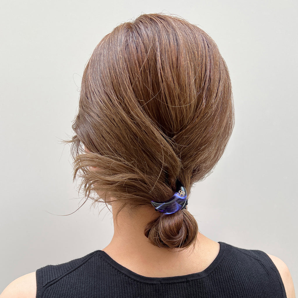 コレットマルーフ ラージクレセント ルーサイトポニー ラージ クレセント ルーサイトポニー | THE HAIR BAR TOKYO