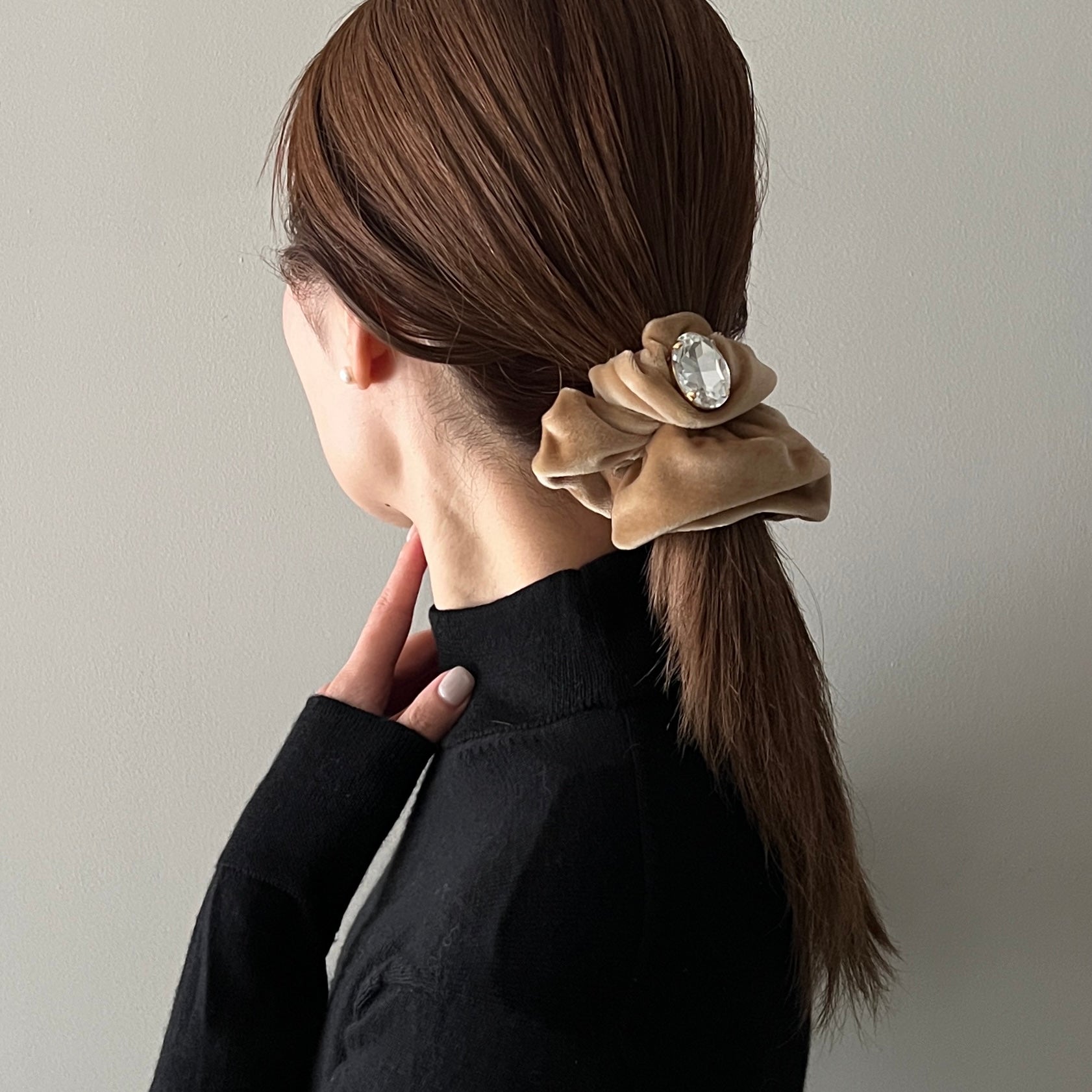 ベロア スクランチー ウィズ ロッククリスタル