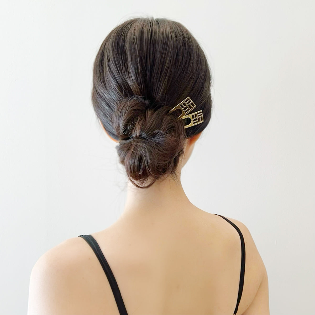THBT メタル エンブレム ヘアピン