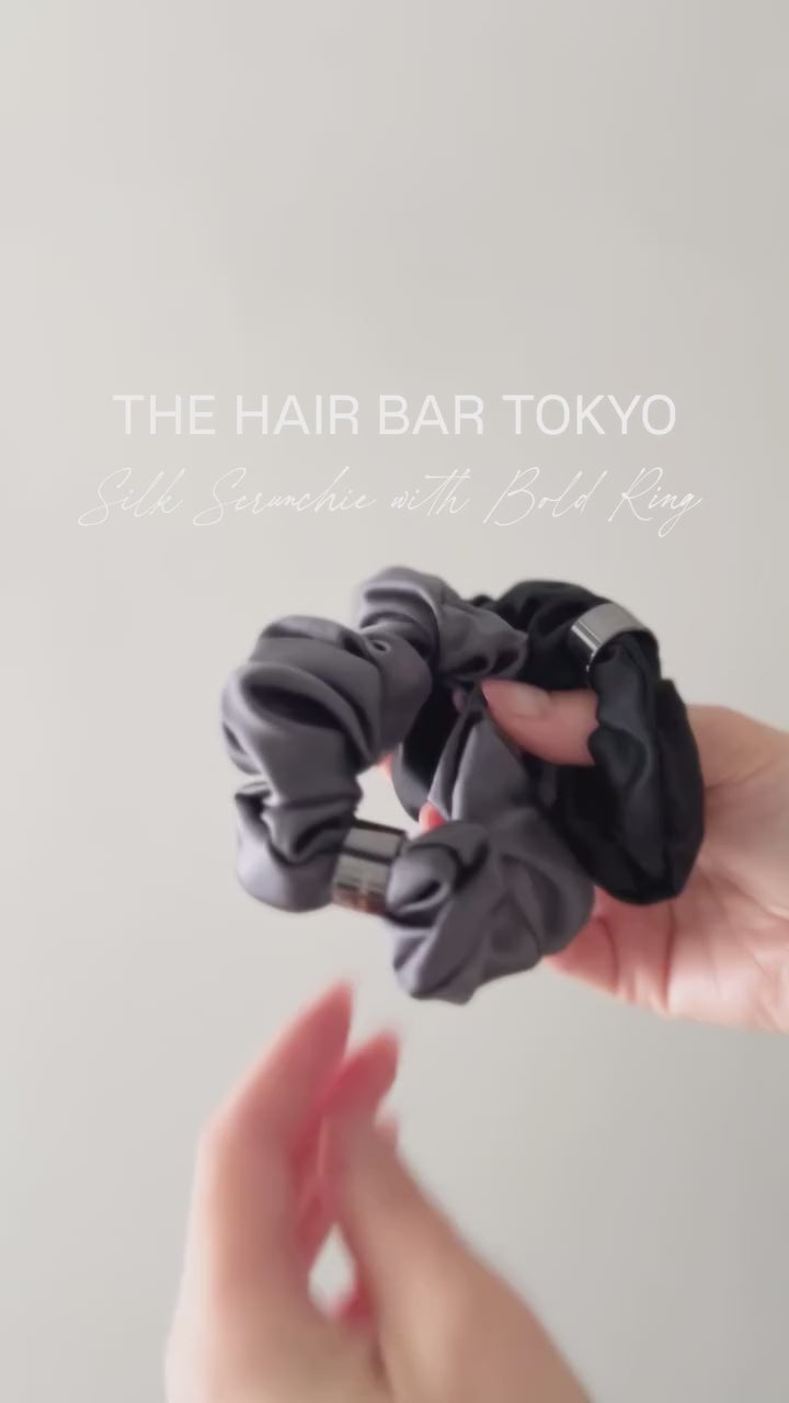 シルク スクランチー ウィズ ボールド リング