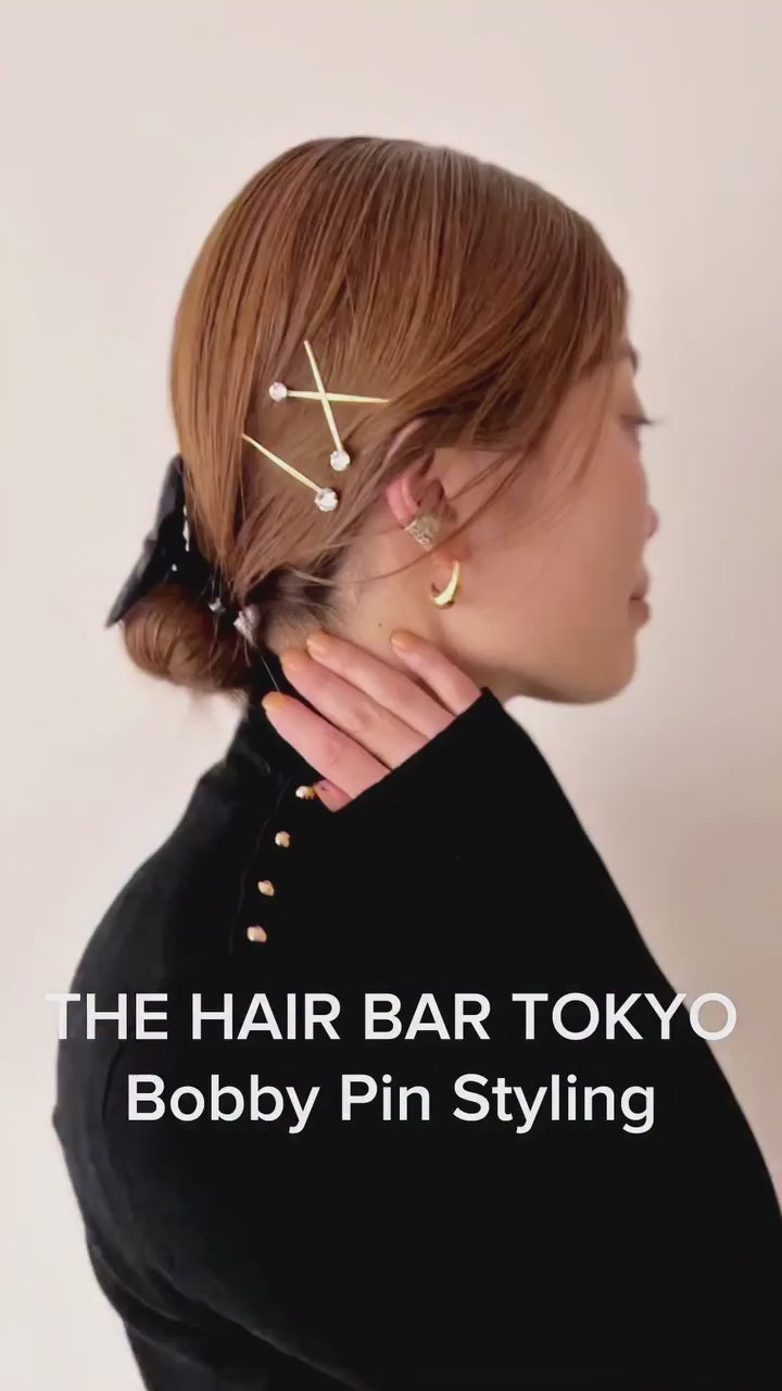 スタイリングにさりげない大人可愛いアクセントをプラス。

サイドやバック、前髪など気になる部分はしっかりと抑えて見た目は上品に。パールやクリスタル、メタルやレザー。

THE HAIR BAR TOKYOのボビーピンのラインナップなら、きっとあなたのムードにフィットするデザインが見つかります。

▶︎商品はストーリーにて掲載
▶︎インスタプロフィールTOPよりオンラインストアをチェック

───────────────

#thehairbartokyo #thbt
#ヘアアクセサリー #ヘアアレンジ
#ヘアピン