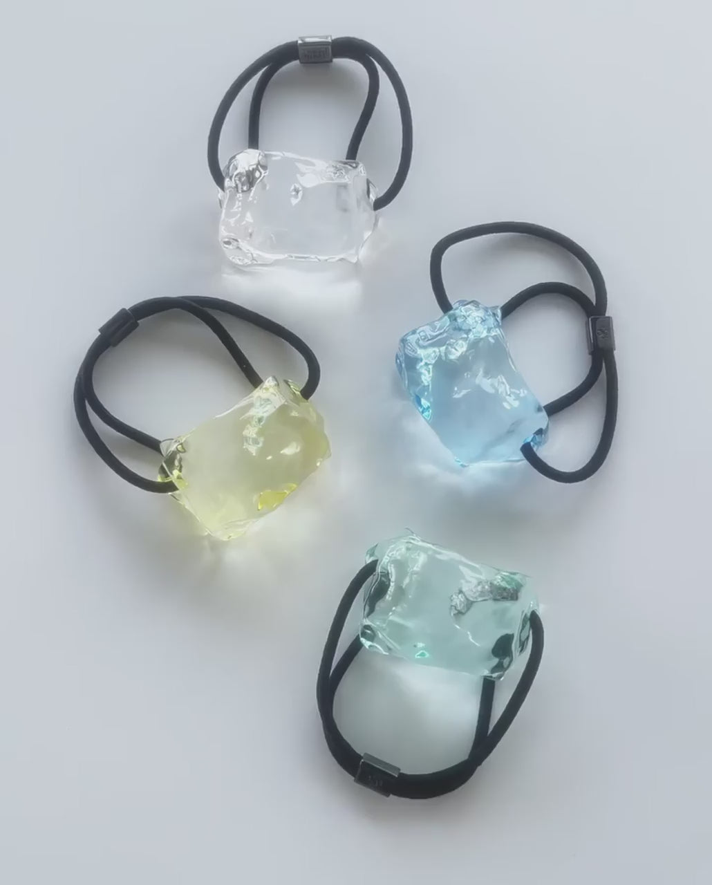 アクリリック アイスポニー